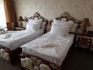 Отель Hotel Elit Palace and SPA Балчик Двухместный номер с 1 кроватью или 2 отдельными кроватями и частичным видом на море-1