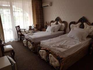 Отель Hotel Elit Palace and SPA Балчик Двухместный номер Делюкс с 1 кроватью (для 2 взрослых и 1 ребенка)-1