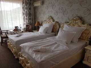 Отель Hotel Elit Palace and SPA Балчик Двухместный номер Делюкс с 1 кроватью (для 2 взрослых и 1 ребенка)-2