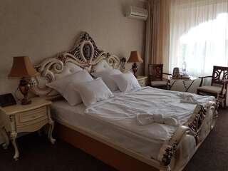 Отель Hotel Elit Palace and SPA Балчик Двухместный номер Делюкс с 1 кроватью (для 2 взрослых и 1 ребенка)-3