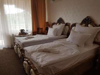 Отель Hotel Elit Palace and SPA Балчик Двухместный номер Делюкс с 1 кроватью (для 2 взрослых и 1 ребенка)-13